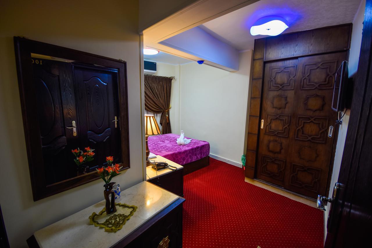 Amin Hotel Кайро Екстериор снимка